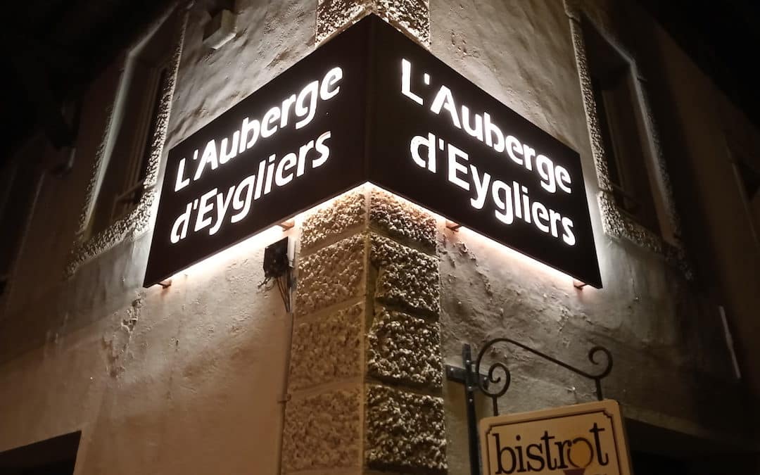 Auberge Eygliers Enseigne